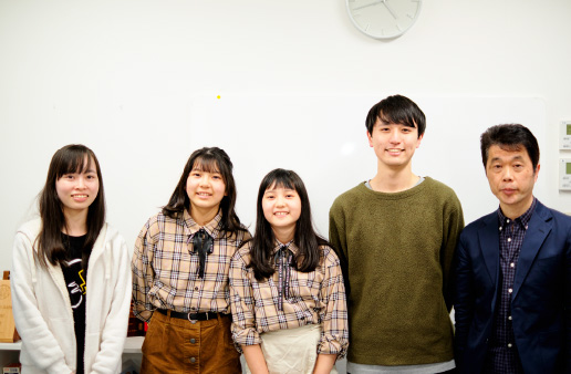 老若男女の生徒のイメージ